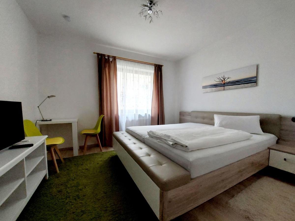 Pension Hofer Бад-Бернек  Экстерьер фото
