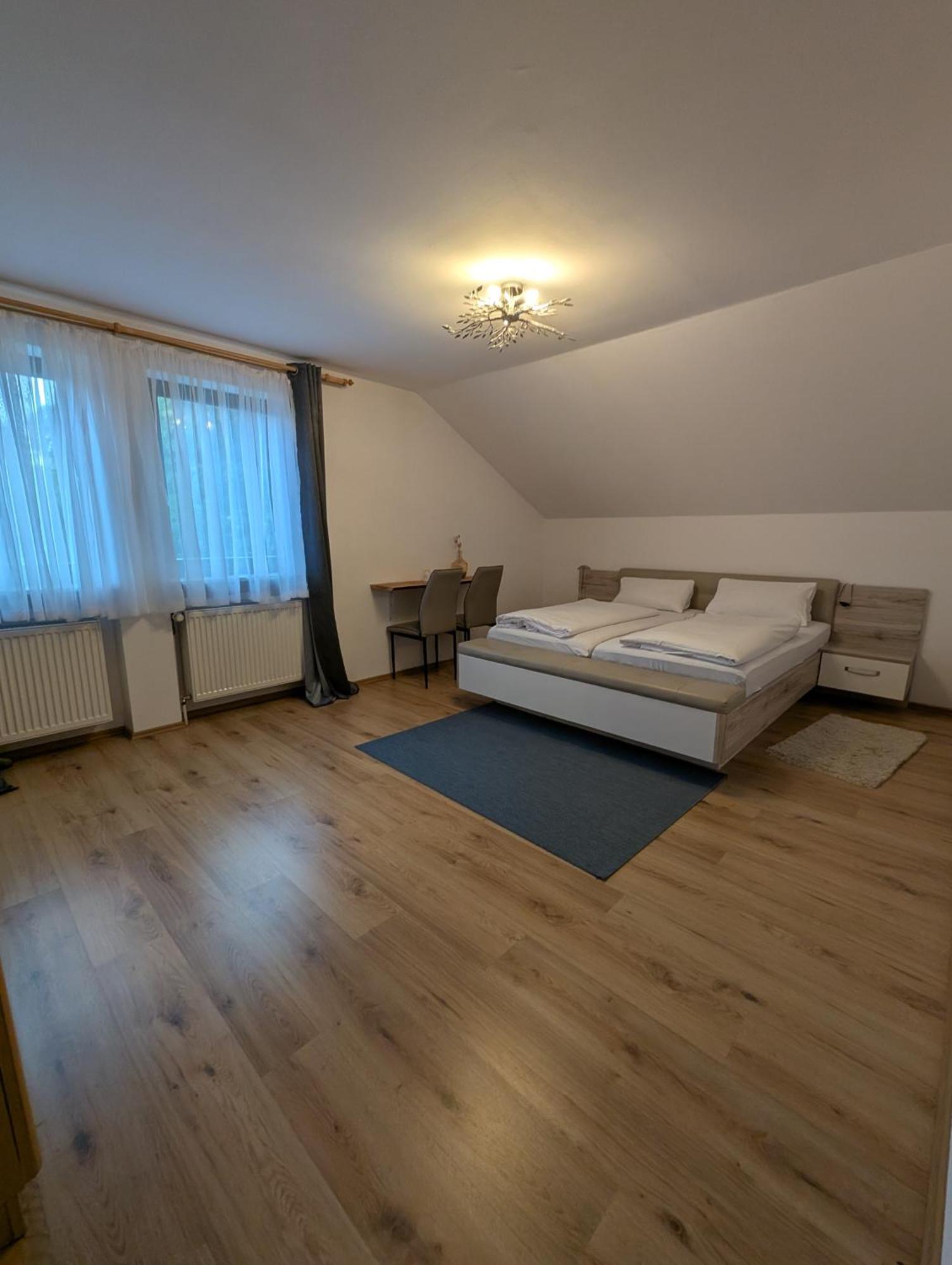 Pension Hofer Бад-Бернек  Экстерьер фото