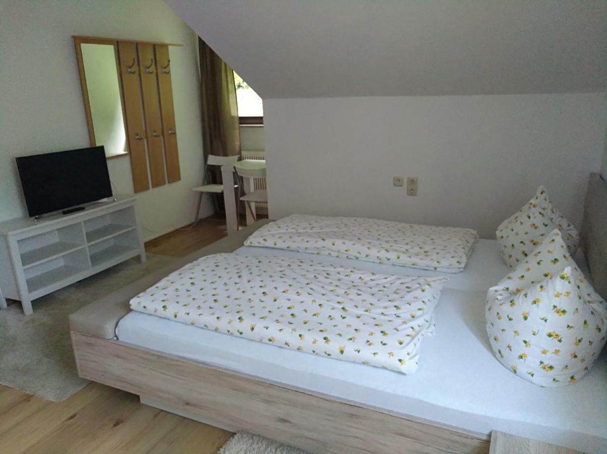 Pension Hofer Бад-Бернек  Экстерьер фото